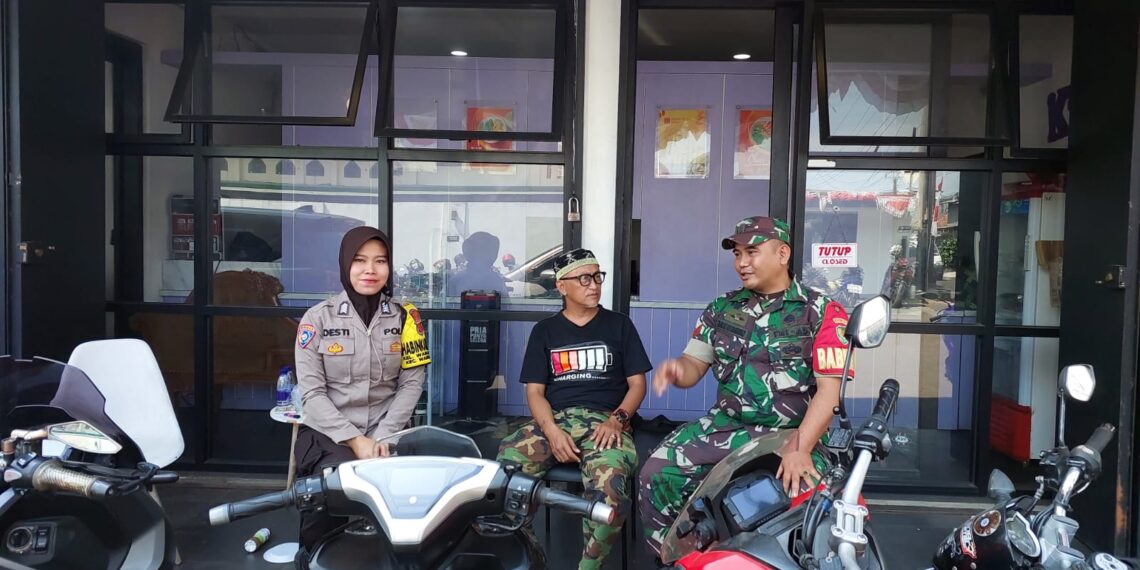 Sinergitas TNI – Polri, Bhabinkamtibmas dan Babinsa Kembali Sambangi Warga