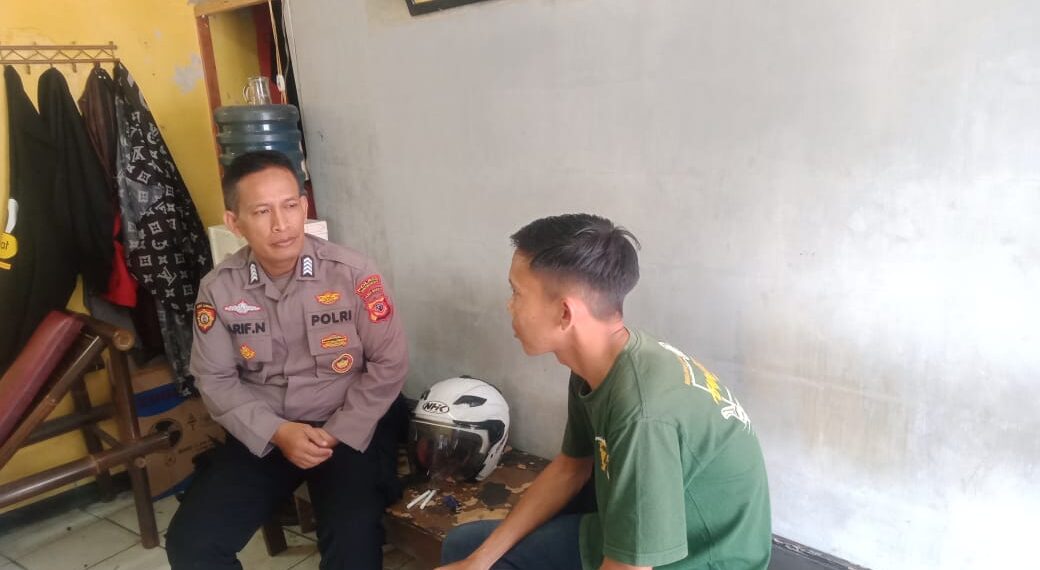Personil Unit Samapta Polsek Cisaat berikan Himbauan Kamtibmas
