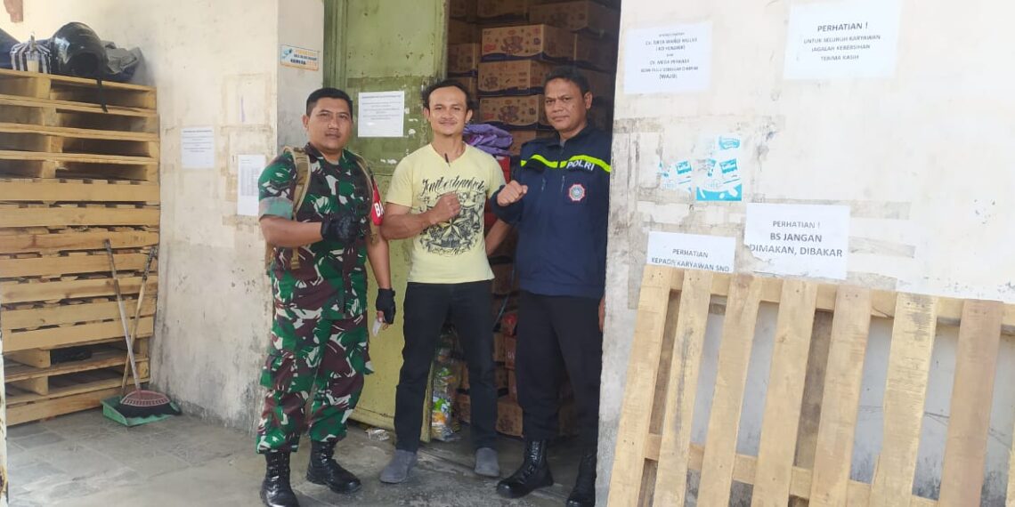 Sinergitas dengan TNI Babinsa Koramil Sukabumi Melaksanakan Dialogis dan Silaturahmi dengan Masyarakat