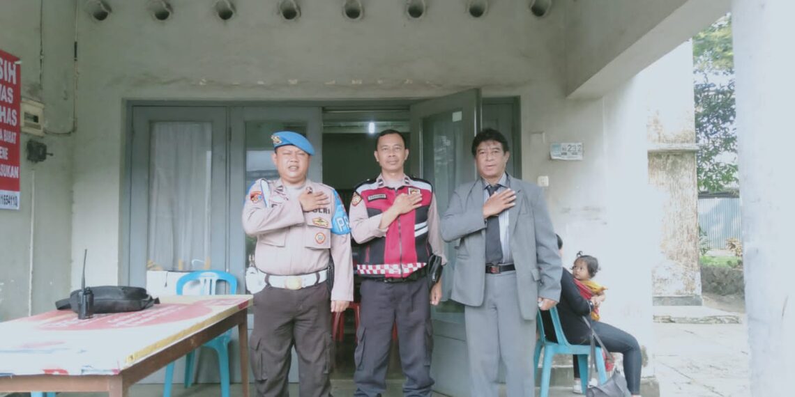 Melalui Minggu Kasih Untuk Kamtibmas,Polsek Cireunghas Pastikan Giat  lbadah Di Gereja Berjalan Kondusif
