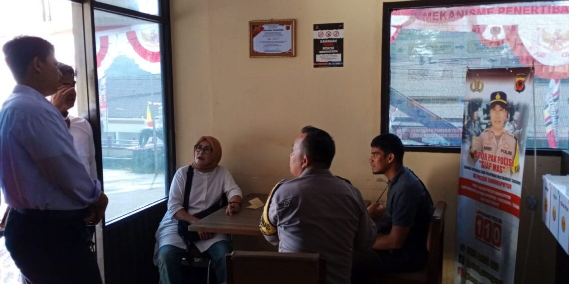 Polsek Gunungpuyuh Terus Tingkatkan Pelayanan Kepada masyarakat Yang Hendak membuat Surat Kehilangan