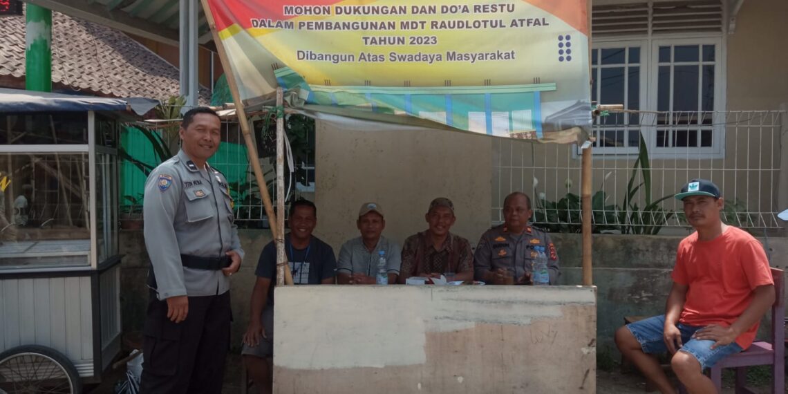 JAGA SILATURAHMI, BHABINKAMTIBMAS POLSEK CISAAT SAMBANGI WARGANYA