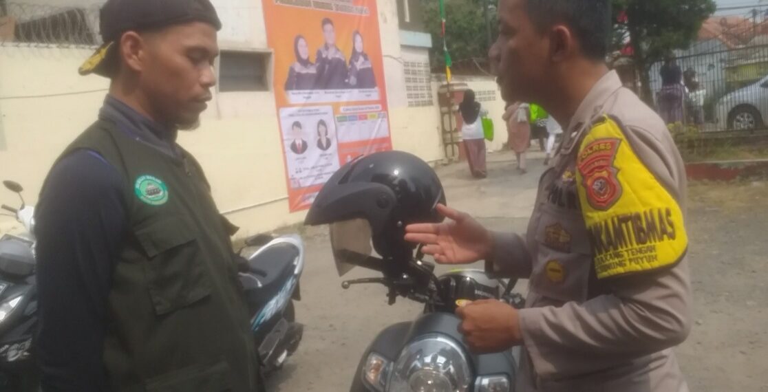 Anggota Bhabinkamtibmas Polsek Gunungpuyuh Polres Sukabumi Kota terus melakukan sambang desa binaan