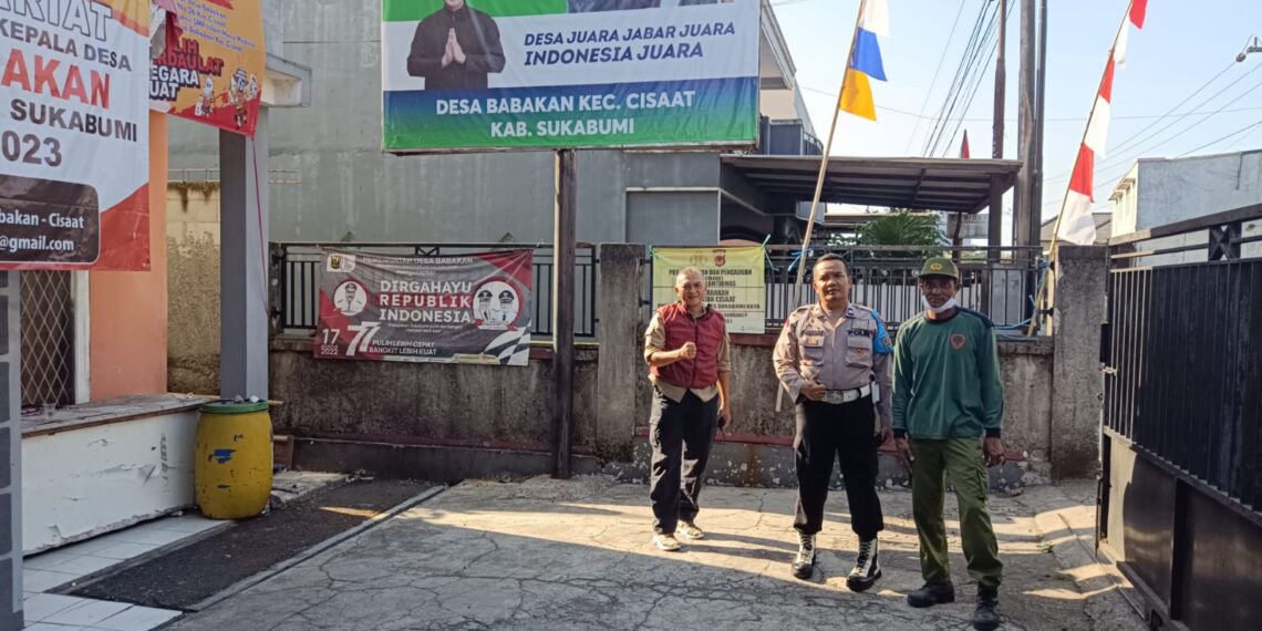 Polsek Cisaat membantu Penyaluran Beras Bulog