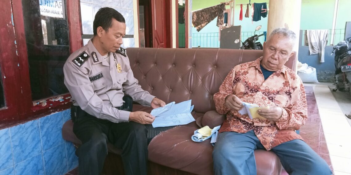 Laksanakan Silaturahmi Dan Sambangi Tokoh Masyarakat Kanit Samapta Polsek Cireunghas