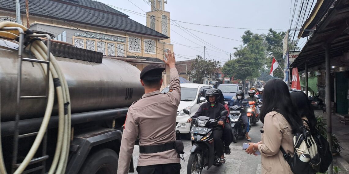 Polsek Citamiang Gatur Pagi Hari Sebagai Bentuk Pelayanan Kepada Masyarakat