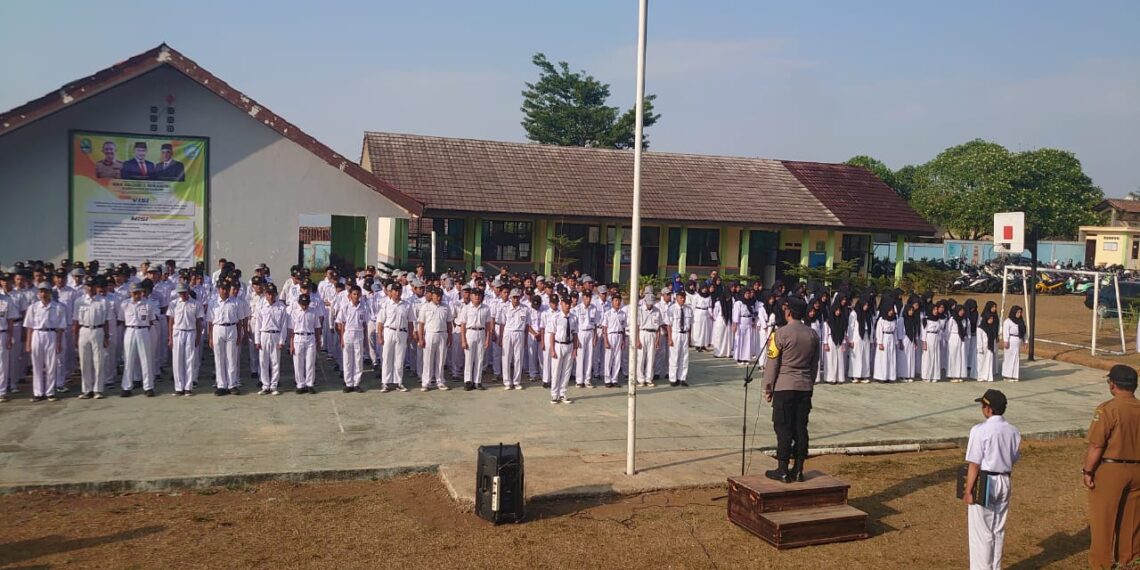 KAPOLSEK SUKABUMI MENJADI PEMBINA UPACARA MENYAMPAIKAN ARAHAN KAPOLRES SUKABUMI KOTA