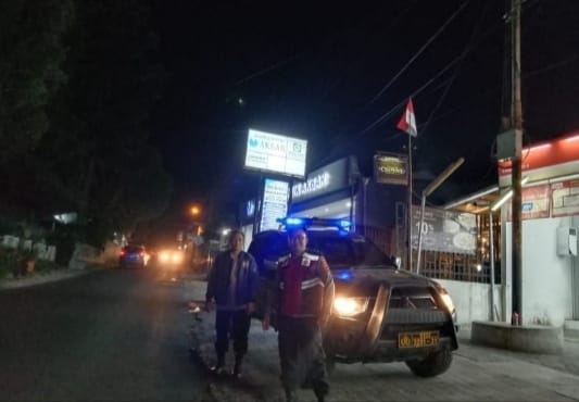 Polsek Kadudampit Patroli Strong Point Malam Hari Wujudkan Situasi Kamtibmas Yang Aman