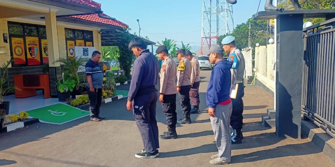 Polsek Citamiang Gelar Apel Pagi Sebagai Bentuk Kedisiplinan.