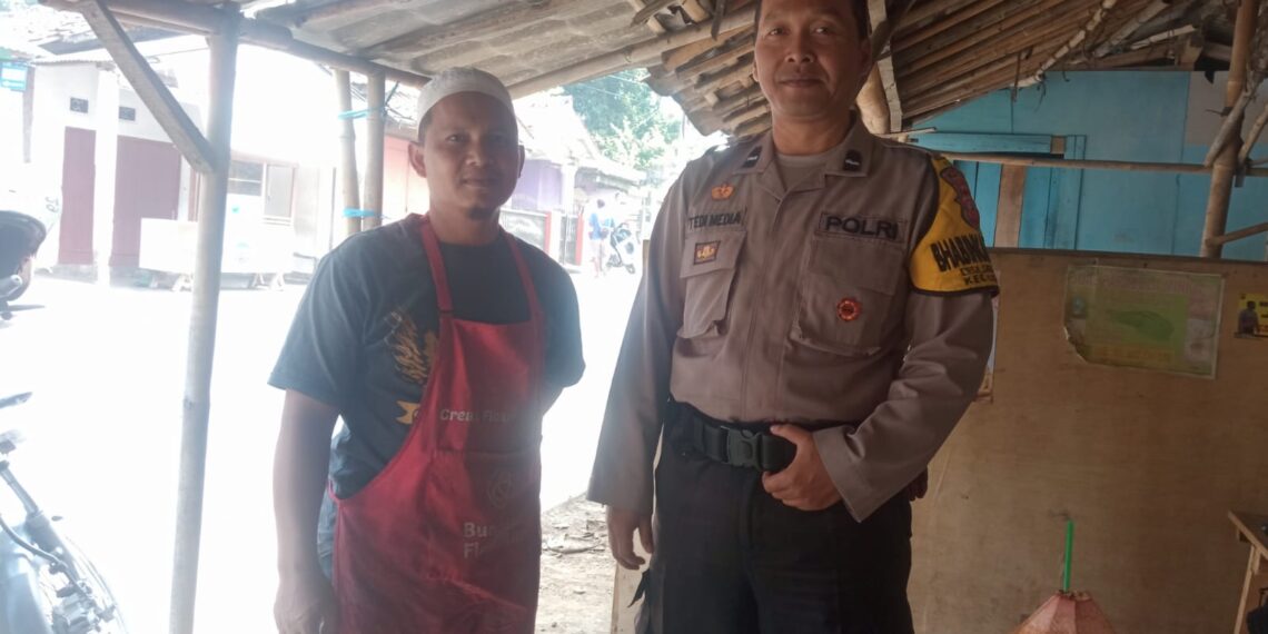 Jaga Silaturahmi,Bhabinkamtibmas sambang warganya