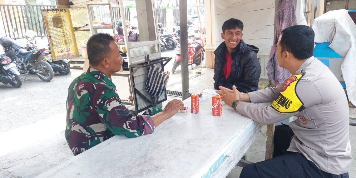 Giat Sambang Bhabinkamtibmas Kelurahan Cisarua beserta Babinsa Di Wilayah Binaannya