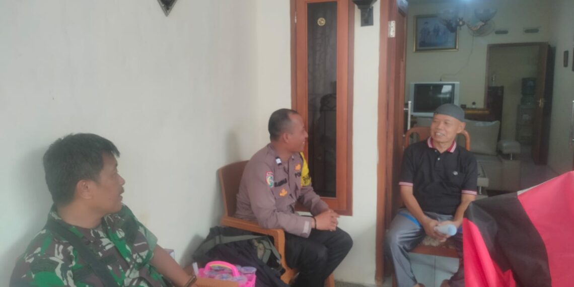 Bhabinkamtibmas Kel Sudajayahilir Polsek Baros Bersama Babinsa  melaksanakan kegiatan Sambang/ Silaturahmi Kamtibmas