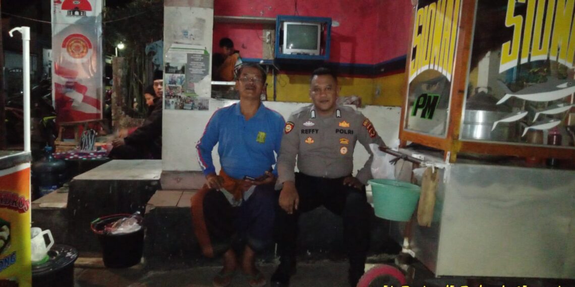 Antisipasi Gangguan kamtibmas, Unit Samapta Polsek Cisaat Lakukan Patroli Malam