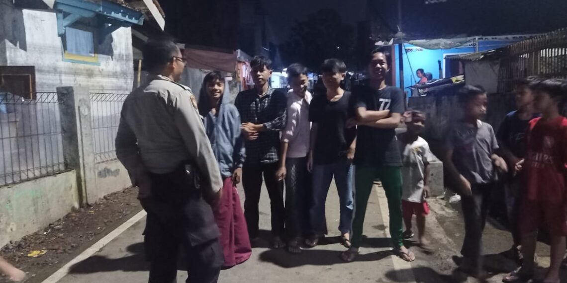 Antisipasi Gangguan Kamtibmas Di Malam Hari, Polsek Cibeureum Tingkatkan Patroli Mobiling dan Strong Point