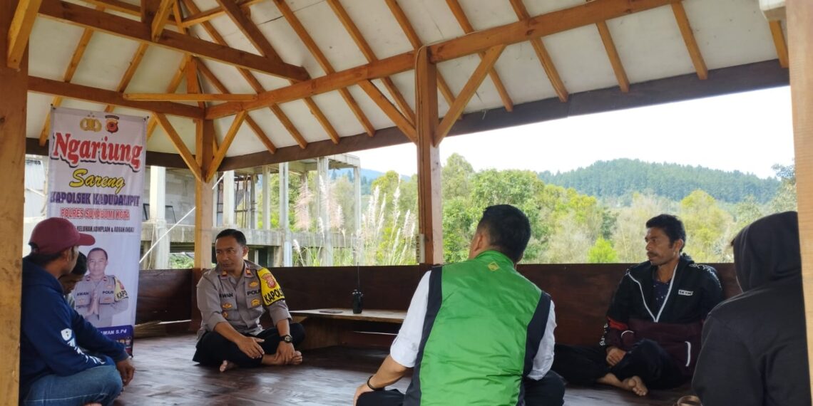 Kapolsek kadudampit melaksanakan kegiatan Ngariung Sareung kapolsek