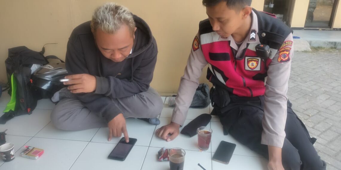 SOSIALISASI APLIKASI POLRI SUPER APP DILAKSANAKAN POLSEK BAROS