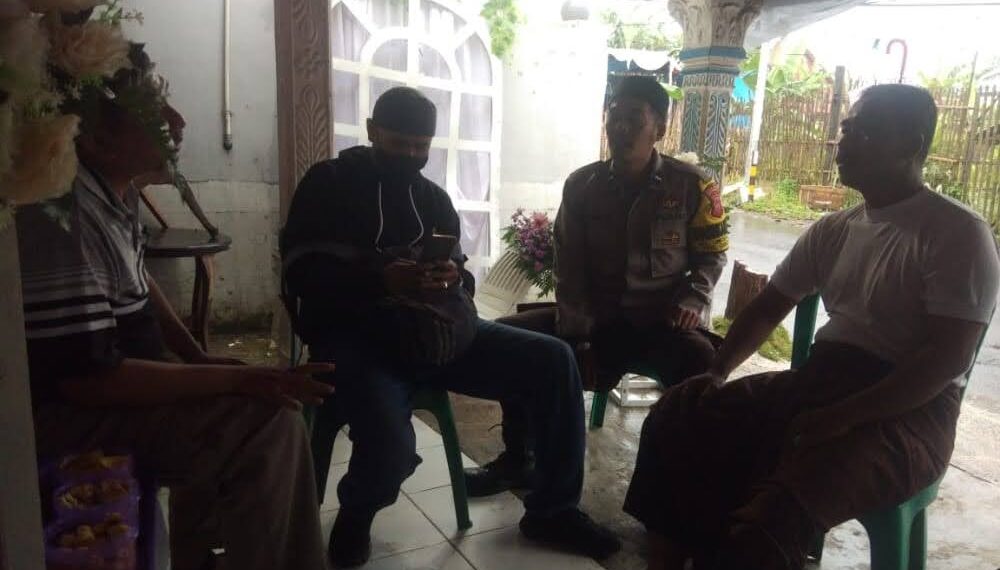 Bhabinkamtibmas dan Babinsa Polsek Cibeureum Sambangi Warga binaan dan Pererat Silaturahmi