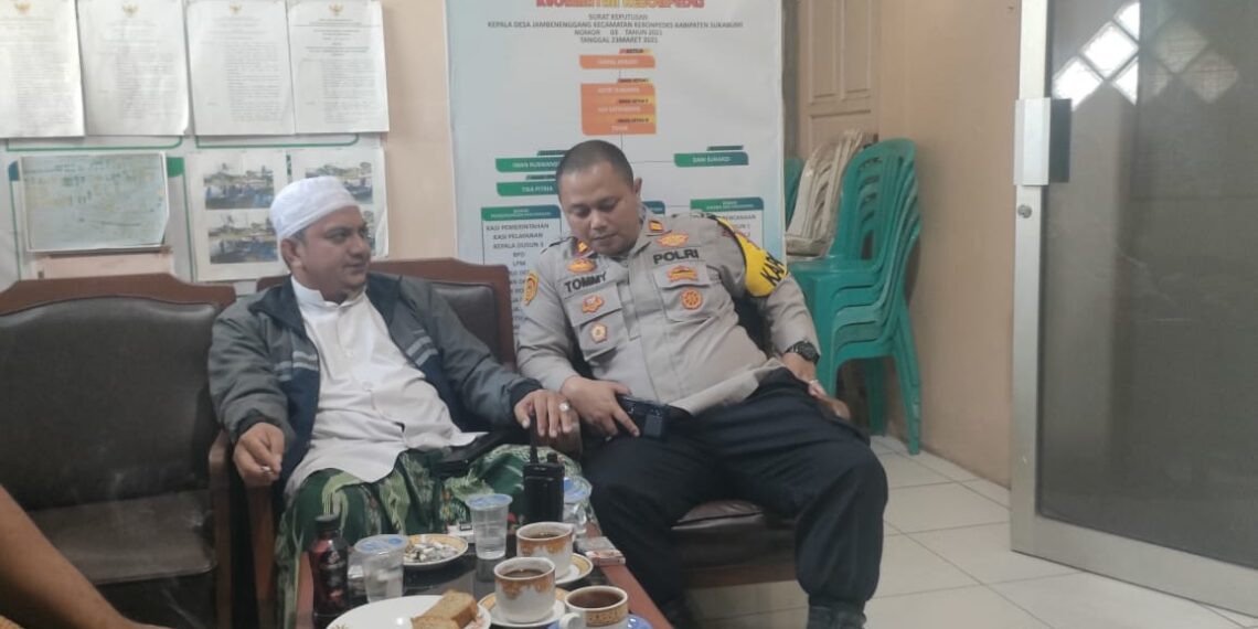 Kapolsek Kebon Pedes Dialogis Kamtibmas Dengan Tokoh Agama dan Tokoh Masyarakat di Desa Jambe Nenggang