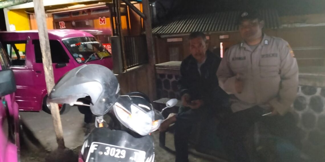 Mencegah Tindak Kejahatan, Polsek Kebon Pedes Patroli Jam Rawan