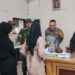 Polsek Sukaraja melakukan monitoring dan pengamanan penyaluran bantuan pangan berupa beras