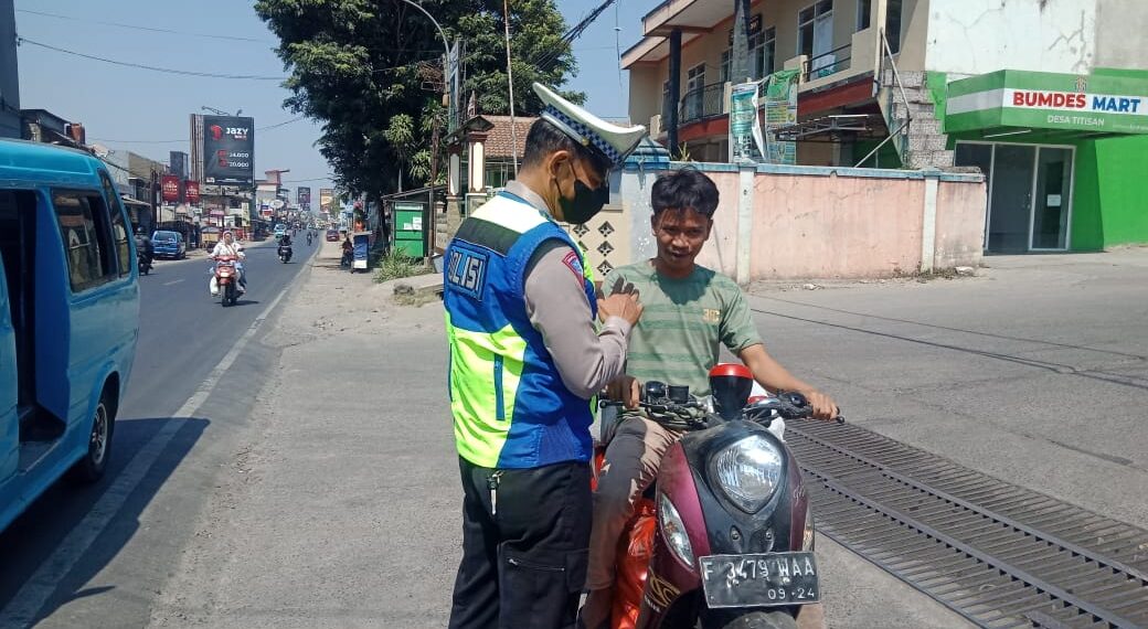Giat Dikmas Lantas Unit Lantas Polsek Sukalarang