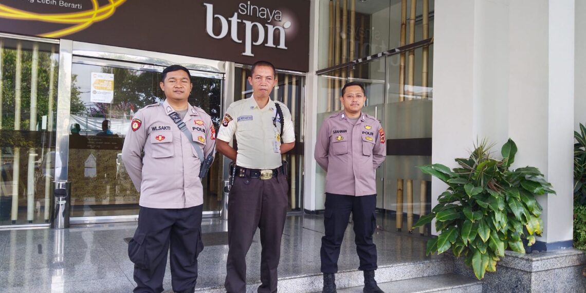 Antisipasi Gukamtibmas, Patroli Polsek Cikole Kontrol Perbankan