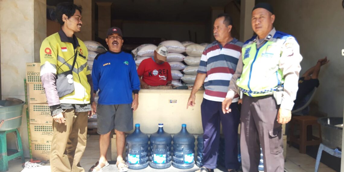 Panit 1 Lantas Polsek Sukaraja melaksanakan kegiatan Pendidikan Masyarakat (Dikmas) kepada para pengguna Jalan raya
