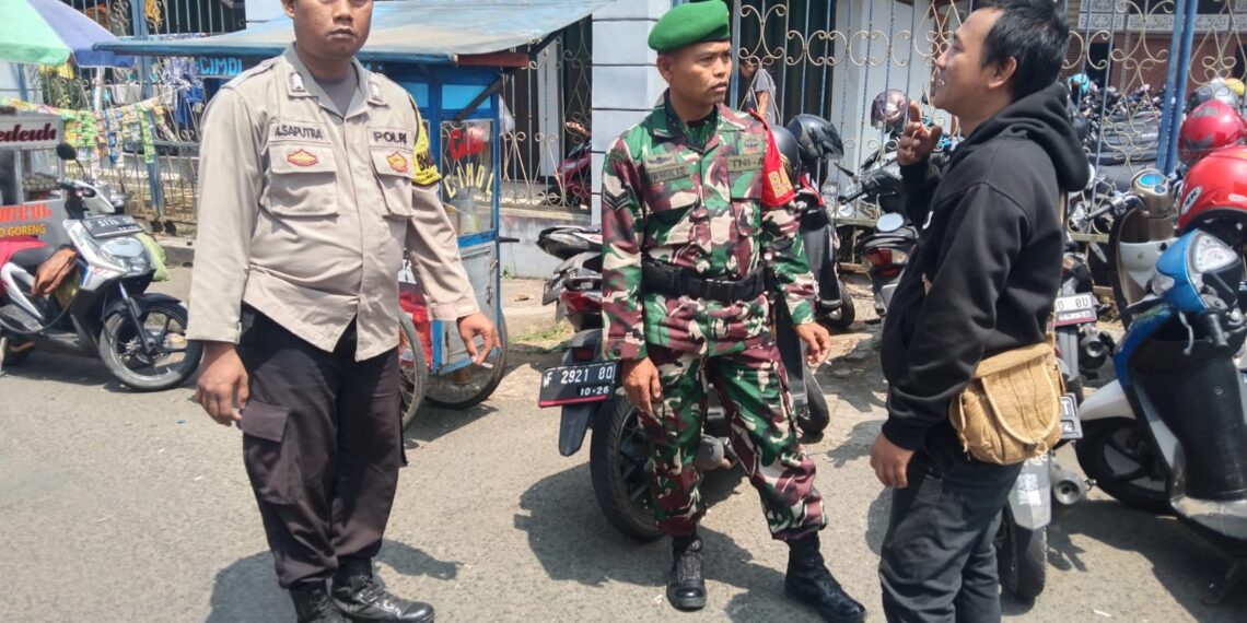 Bhabinkamtibmas Bersinergi dengan Babinsa Sambangi Warga Untuk Tingkatkan Harkamtibmas