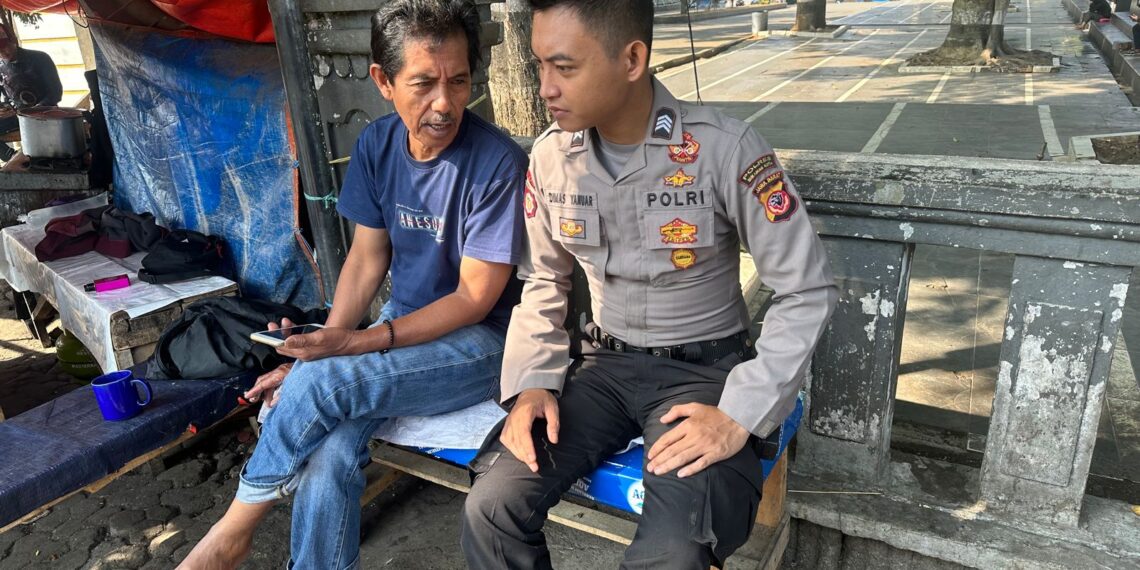 Personel Unit Samapta Polsek Cisaat Berikan Rasa Aman