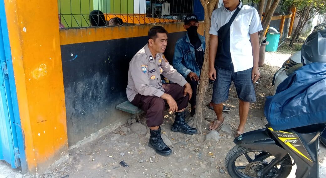 Wujudkan Polri Presisi, Bhabinkamtibmas Sambang Warga Sembari Dialogis