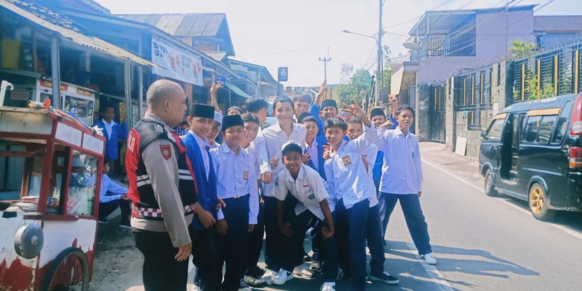 Antisipasi Tawuran antar Pelajar Polsek Cibeureum Patroli Dialogis dan Pemantauan Pasca Bubaran Sekolah
