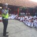 Ajak Pelajar Tertib Berlalu Lintas, Anggota unit Lantas polsek Sukalarang Laksanakan Kegiatan Police Goes To School