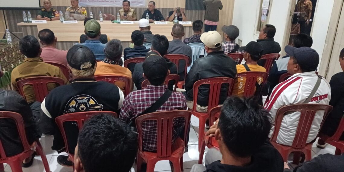 Ngariung bareng Kapolsek,Polsek Cisaat gelar Tatap muka dengan masyarakat di Aula Desa Babakan Kecamatan Cisaat