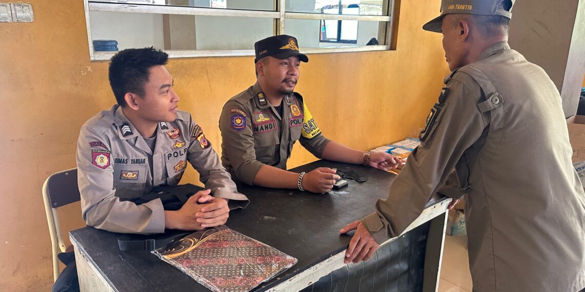 Unit Samapta  Polsek Cisaat Menyambangi Sat Pol PP Kecamatan Cisaat