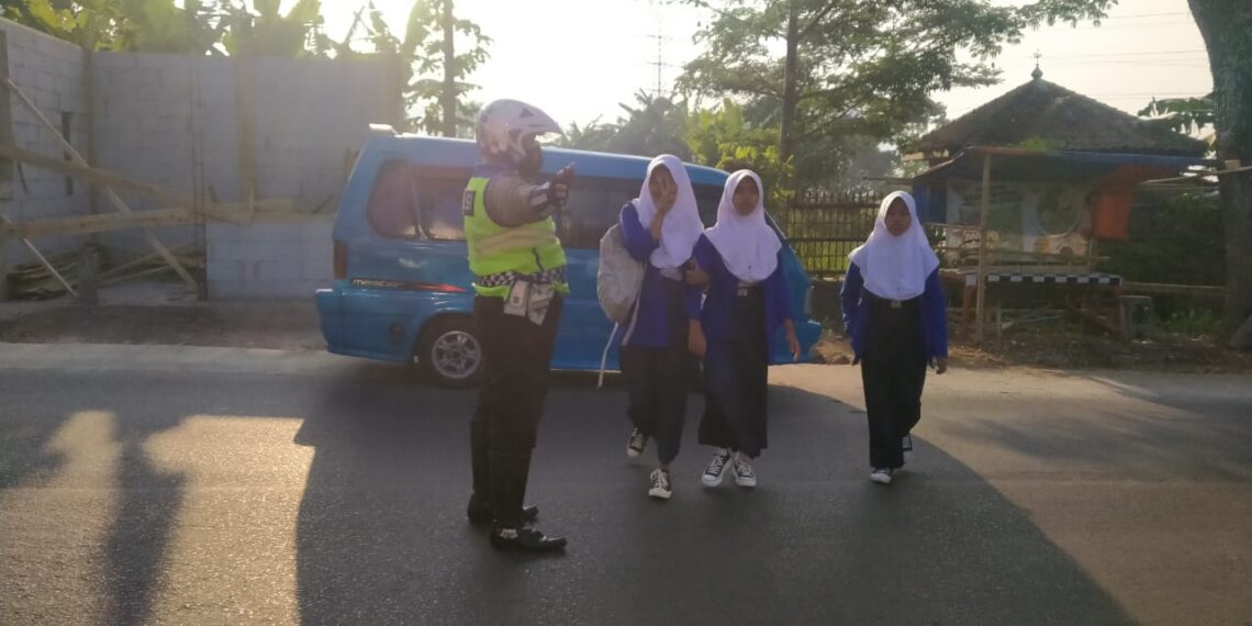 Gatur arus Lalu Lintas Polsek Sukaraja dalam menciptakan Keamanan, keselamatan, ketertiban dan kelancaran Lalu Lintas