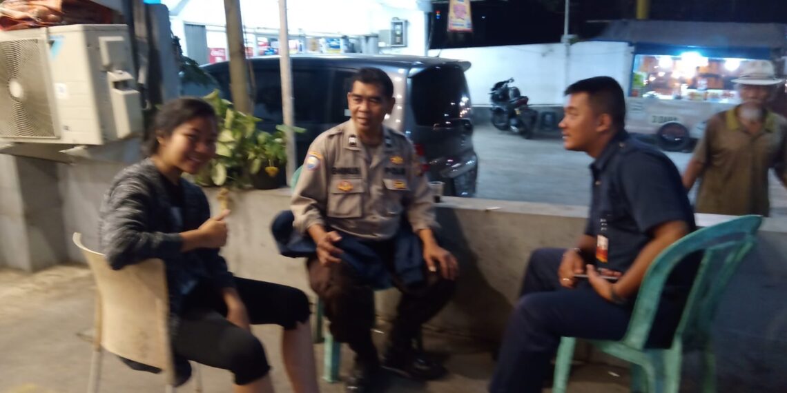 Polsek Lembursitu Laksanakan Patroli Malam dan sambang,Kontrol Rinimart Antisipasi Gangguan Kamtibmas