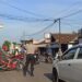 Anggota  Polsek Lembursitu Laksanakan  Pengaturan Lalu Lintas di Pagi Hari