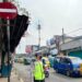 Polsek Warudoyong Gatur Lalu Lintas Paska melintas Kereta Api Pangrango