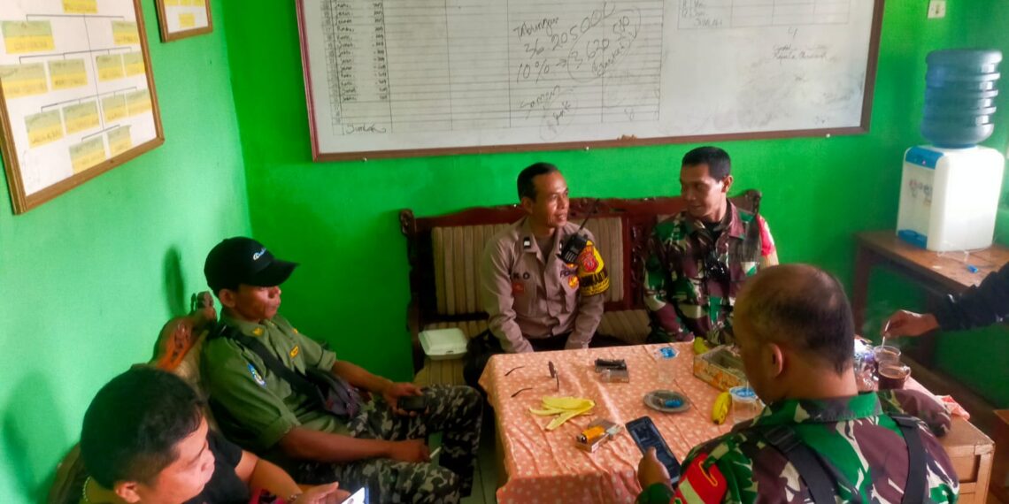 Sinergitas TNI-POLRI Bhabinkamtibmas dan Babinsa Sambangi Warga Binaan.