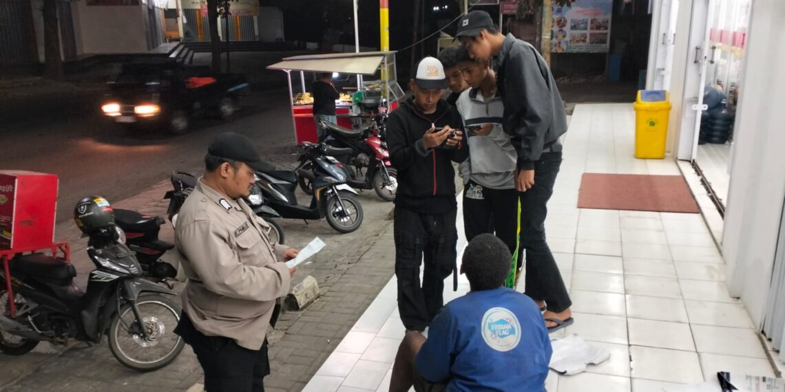 Patroli Dialogis Malam Hari Cegah Kerawanan Gukamtibmas