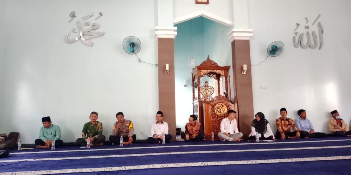 Kapolsek Cireunghas Polres Sukabumi Kota giat Ngariung Sareung orang tua wali murid MTs Al Mustofa Cireunghas