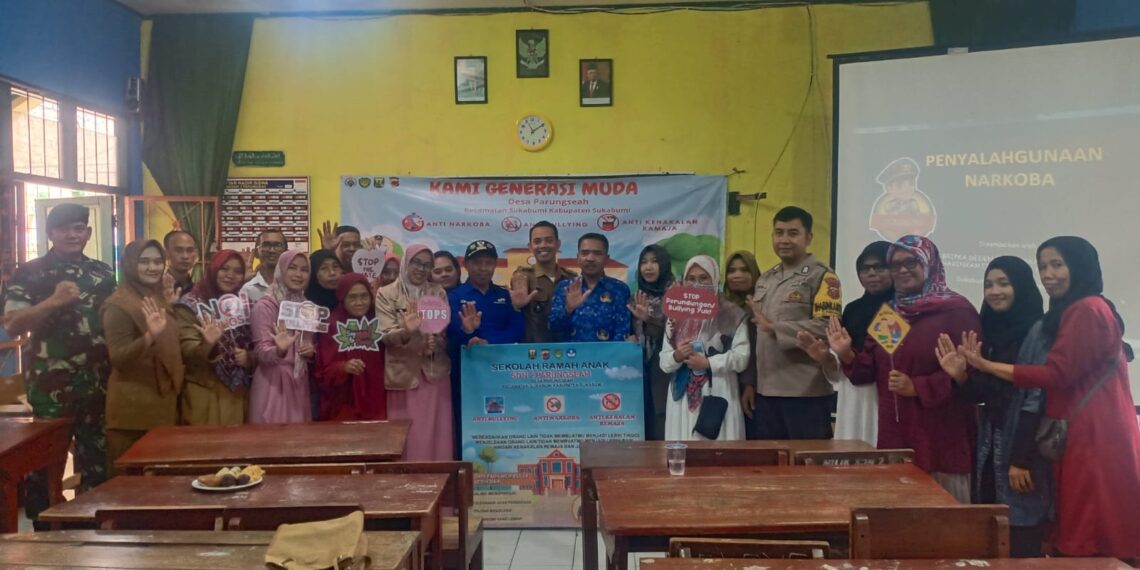 MEMBERIKAN SOSIALISASI KE SDN 2 PARUNHSEAH BHABINKAMTIBMAS DESA PARUNGSEAH