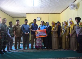 Wali Kota Sukabumi Serahkan Donasi “Udunan Online”