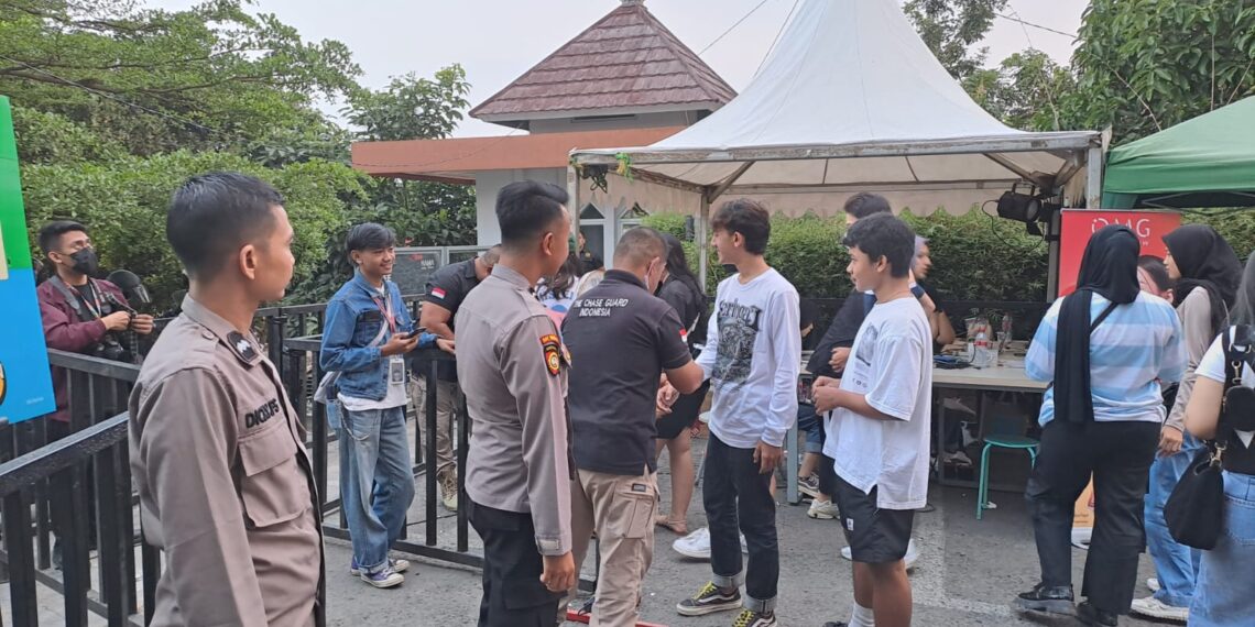 Polsek Citamiang Pengamanan Konser Musik ” Namafest X Infosmi Fest 2023″