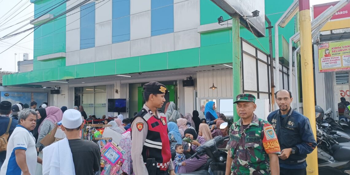 POLSEK BAROS LAKSANAKAN GIAT PENGAMANAN PELEPASAN JEMAAH UMROH ABBA TOUR & TRAVEL