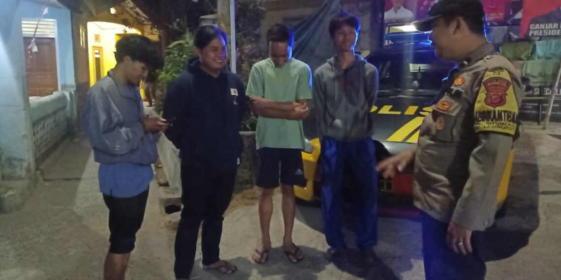 Upaya Jaga Kamtibmas Aman, Polsek Lembursitu Rutin Patroli Malam Hari