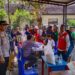Kapolsek Cikole Monitoring Giat Bantuan Pangan Di Wilayahnya