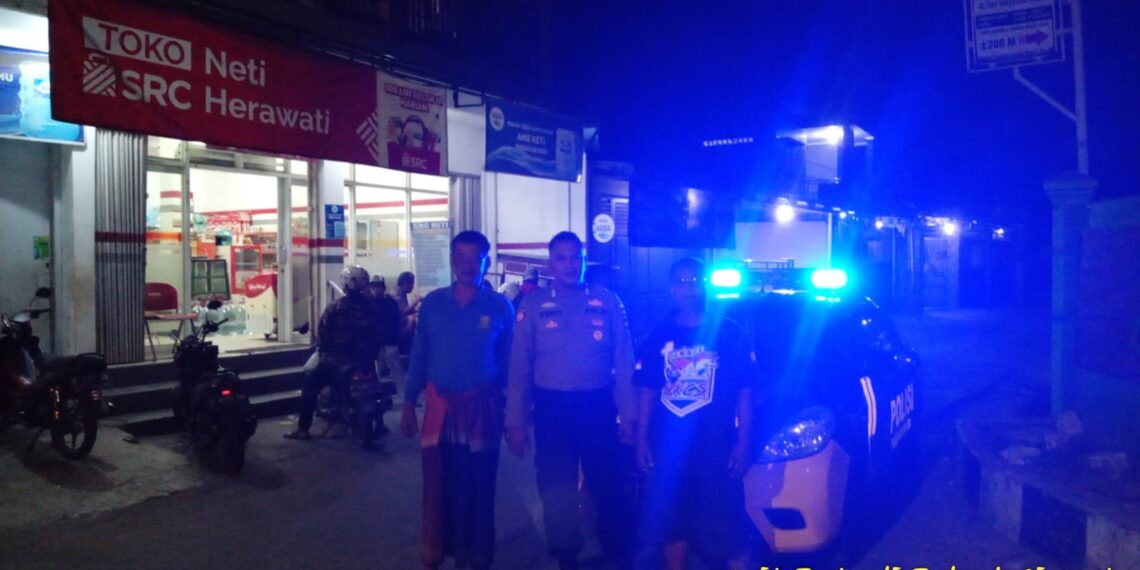 Unit Samapta Polsek Cisaat Lakukan Patroli Malam