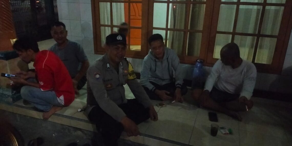 Patroli Dialogis Polsek Kebon Pedes Dalam Menjaga Kamtibmas Pada Jam Malam Rawan Gukamtibmas