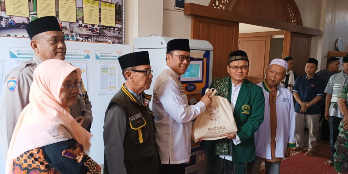 POLSEK BAROS LAKSANAKAN JUMLING BERSAMA WALIKOTA SEKALIGUS MONITORING PEMBAGIAN ATM BERAS
